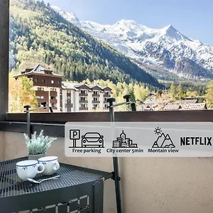 Au Pied Du Mont-blanc - Chamonix